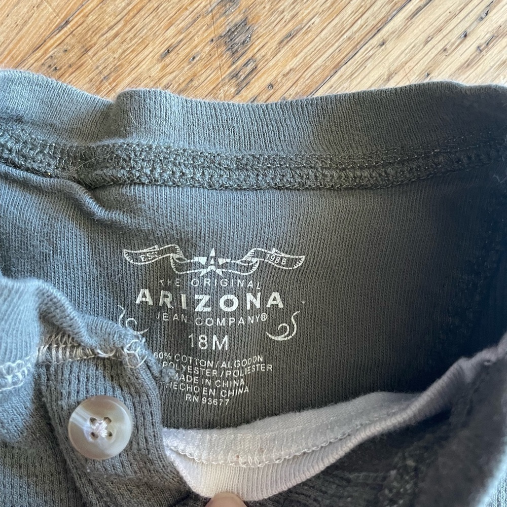 Dinosaur Baby set Zara and Tommy Bahama - Picture 2 of 8